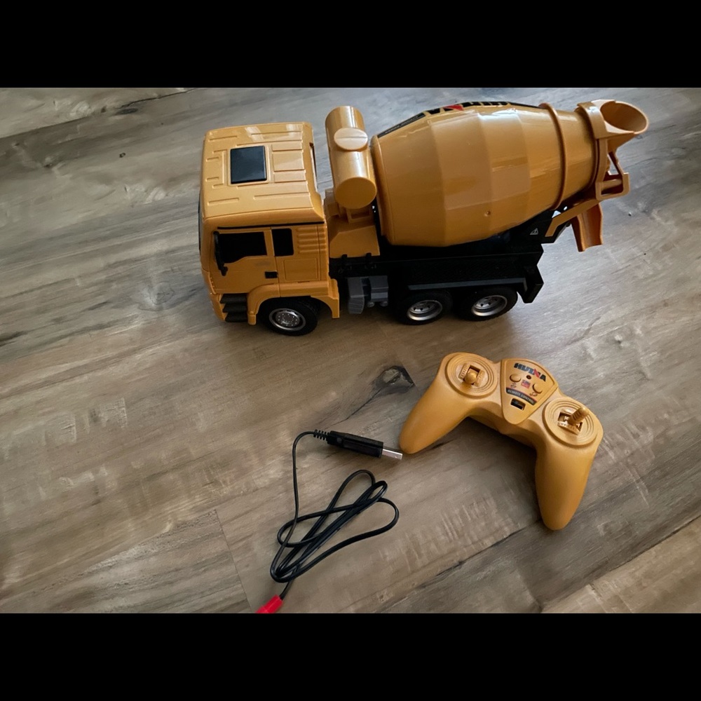 Cement mixer remote control truck